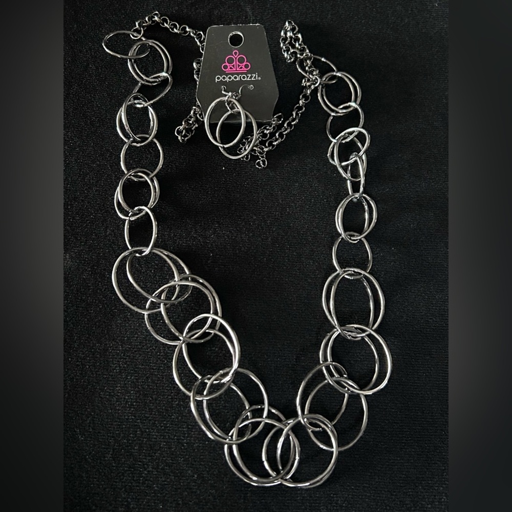 Paparazzi Bold Silver Loop Necklace